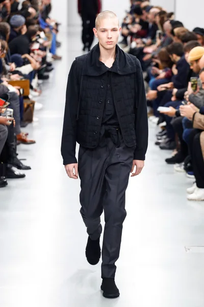 Look 7